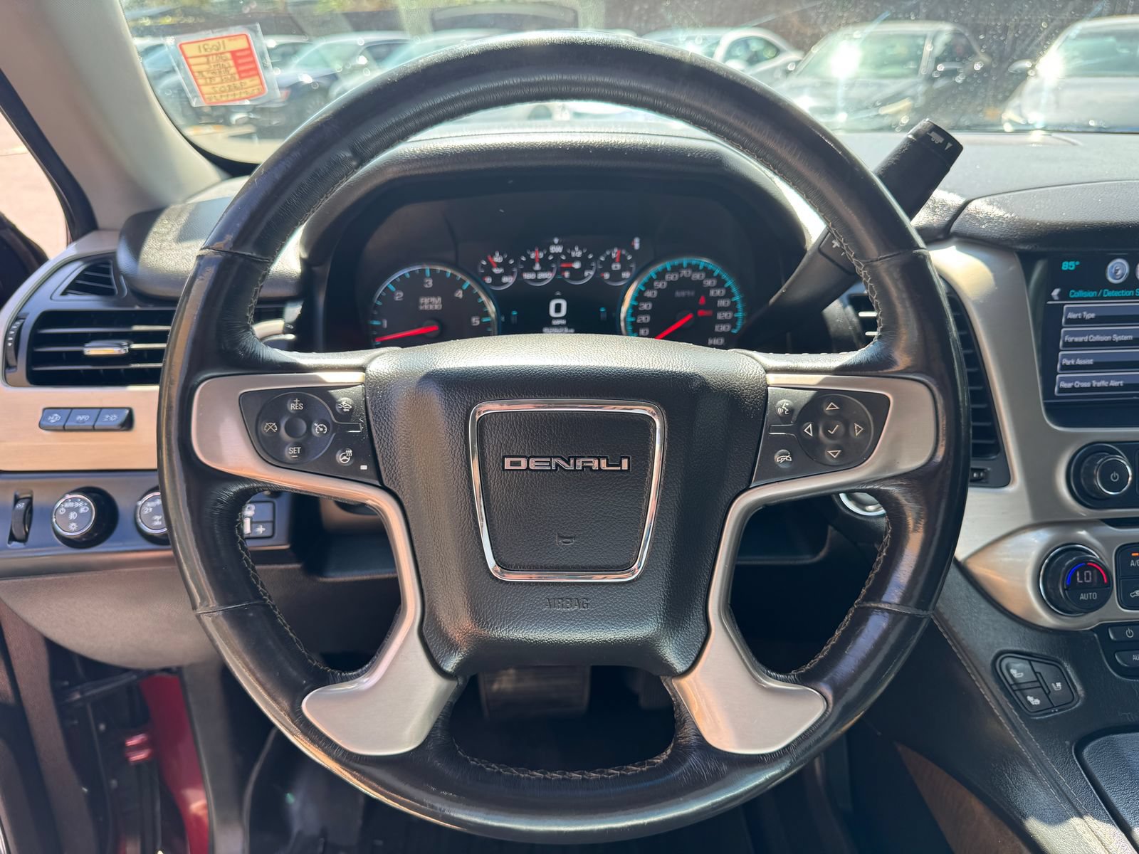 Used 2018 GMC Yukon XL Denali AWD/4WD image 32