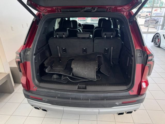 Used 2025 Chevrolet Traverse LT w/ Driver Confidence Package AWD/4WD image 39