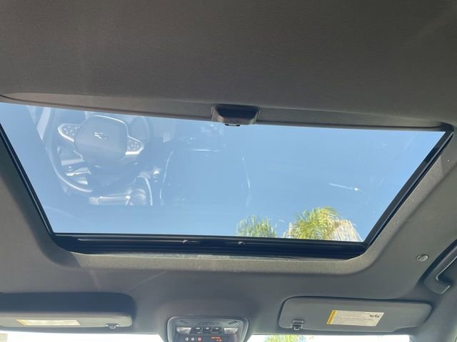 Used 2023 Chevrolet Traverse RS image 21