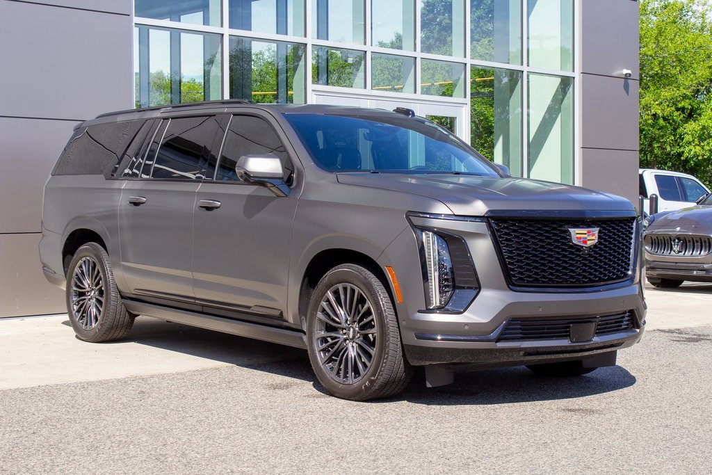Used 2025 Cadillac Escalade ESV Sport Platinum image 3