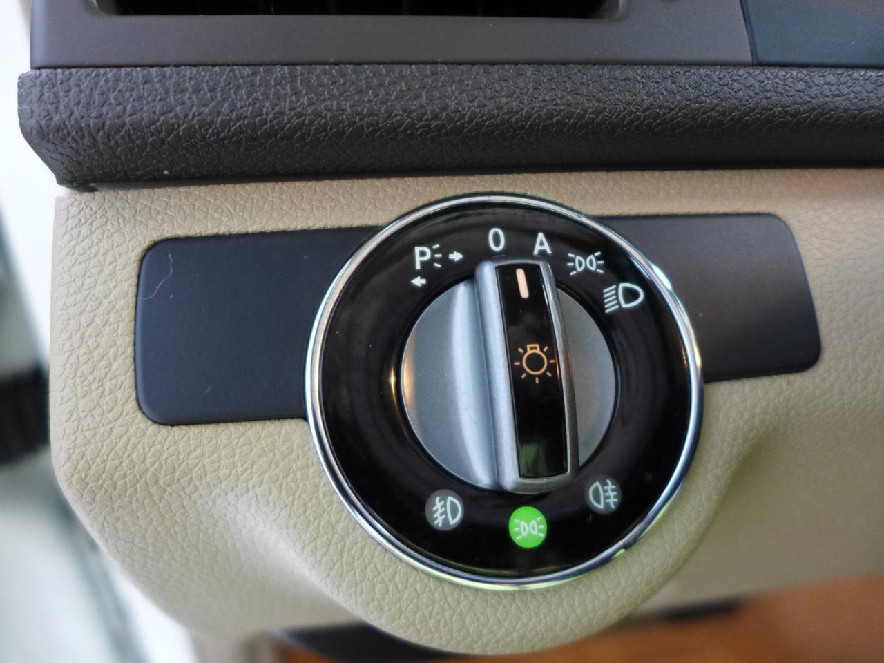 Used 2009 Mercedes-Benz C 300 4MATIC Sedan image 21