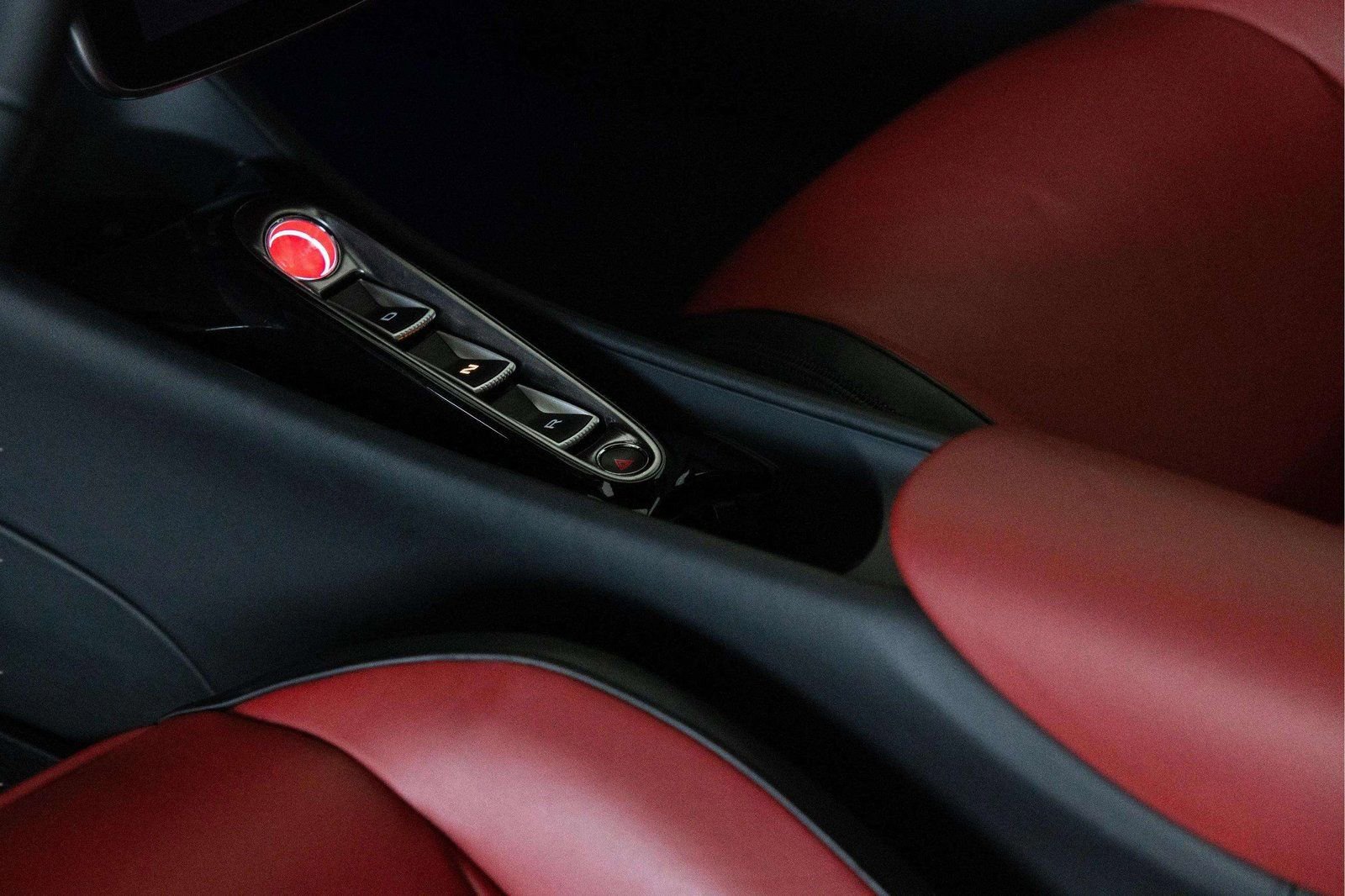 Used 2023 McLaren Artura image 14