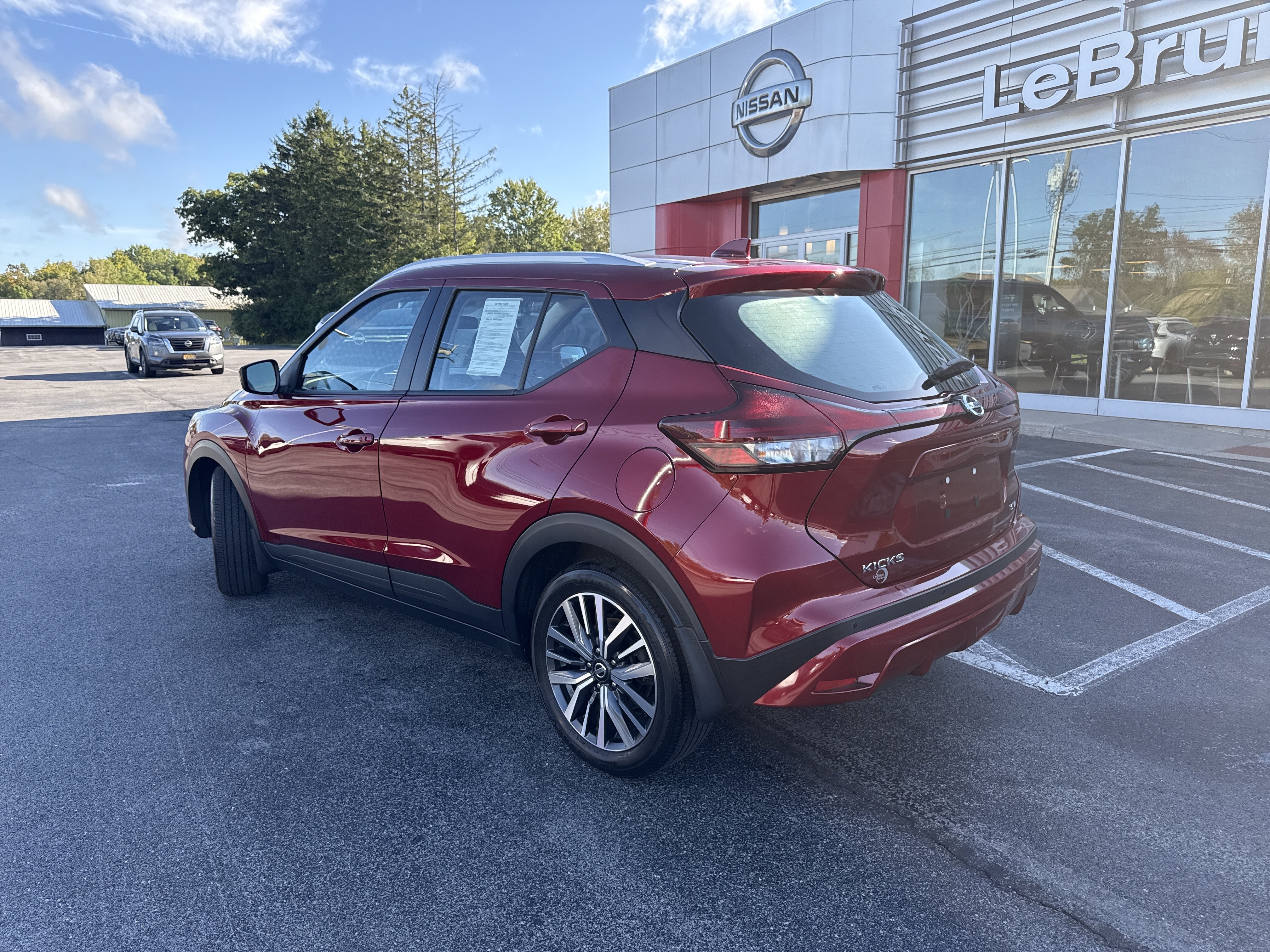 Used 2021 Nissan Kicks SV FWD image 7