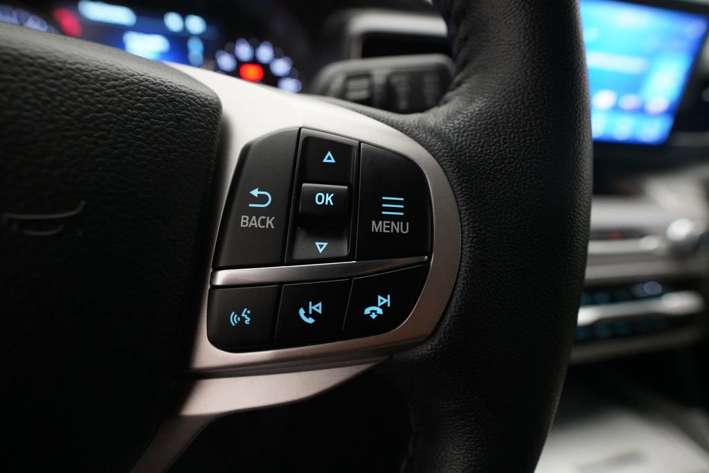 Used 2023 Ford Explorer XLT w/ Equipment Group 202A AWD/4WD image 19