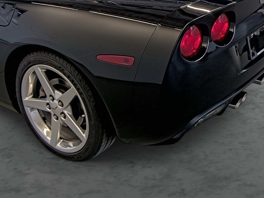 Used 2005 Chevrolet Corvette Convertible w/ Preferred Equipment Group RWD image 9