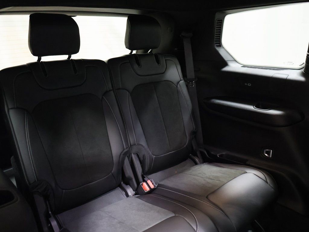 New 2025 Jeep Grand Cherokee L Altitude image 18