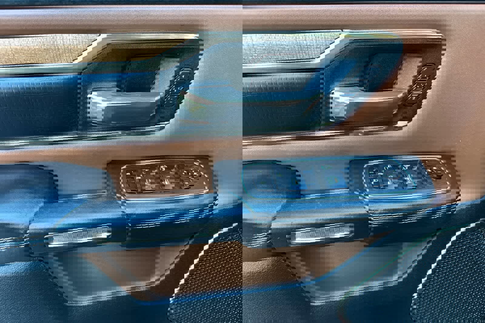 Used 2023 RAM 1500 Limited w/ Body Color Bumper Group image 12