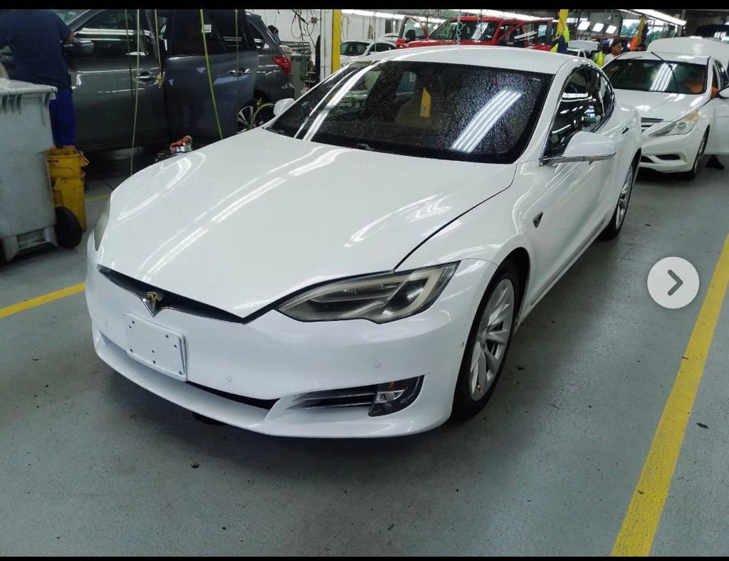 Used 2016 Tesla Model S 75 RWD image 2