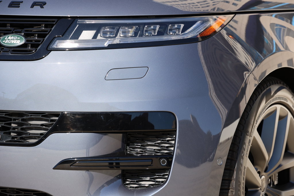 New 2026 Land Rover Range Rover Sport Dynamic SE AWD/4WD image 6