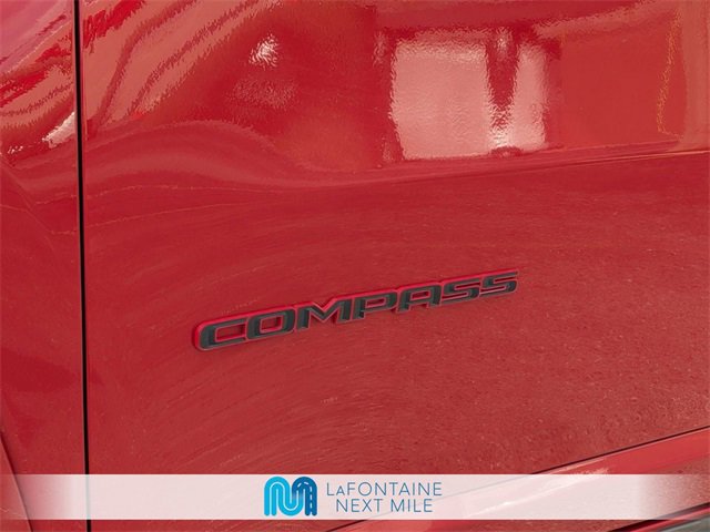 Used 2023 Jeep Compass Limited image 10
