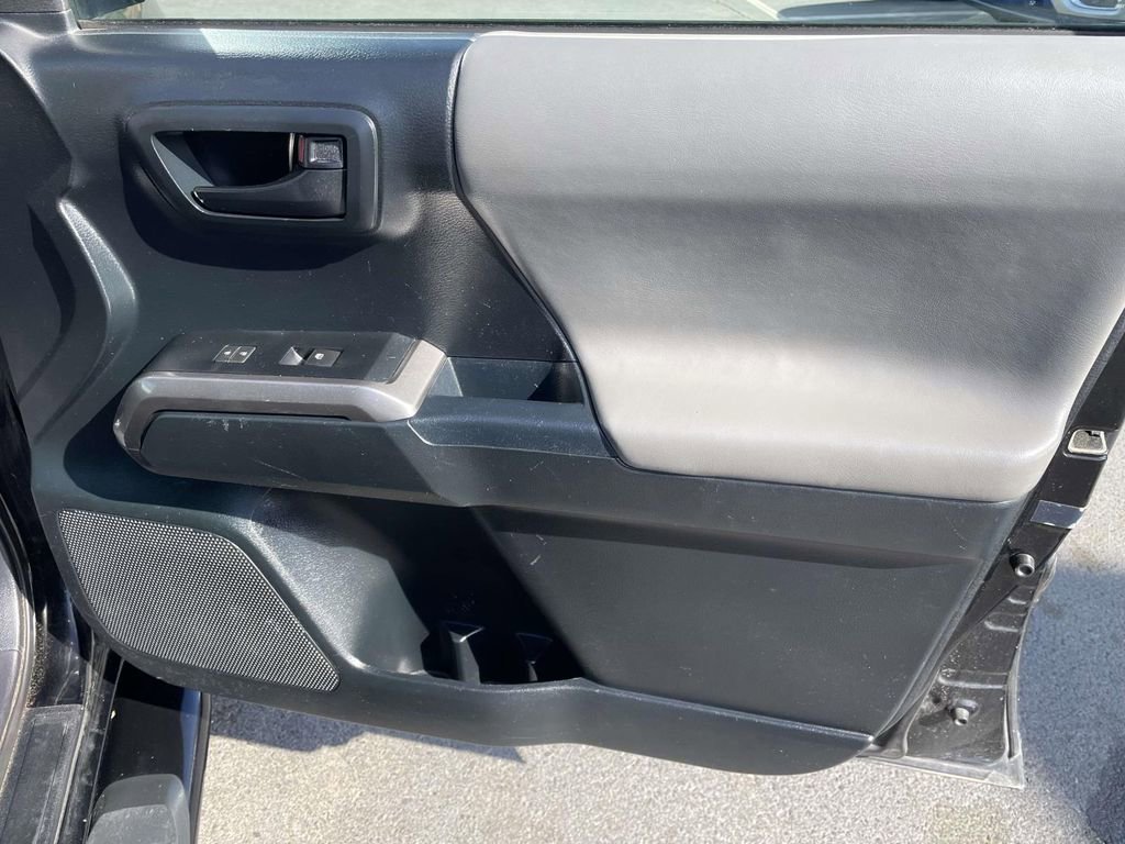 Used 2017 Toyota Tacoma SR5 w/ Tow Package image 45