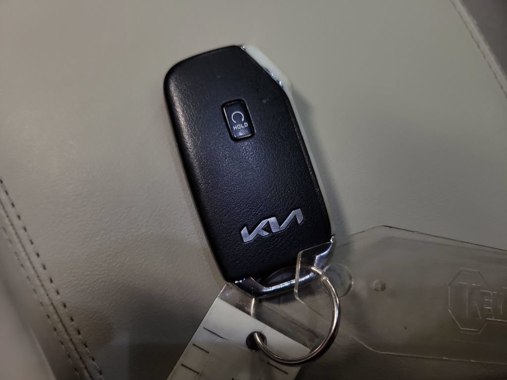Used 2022 Kia Sorento S w/ Panoramic Sunroof Package FWD image 19