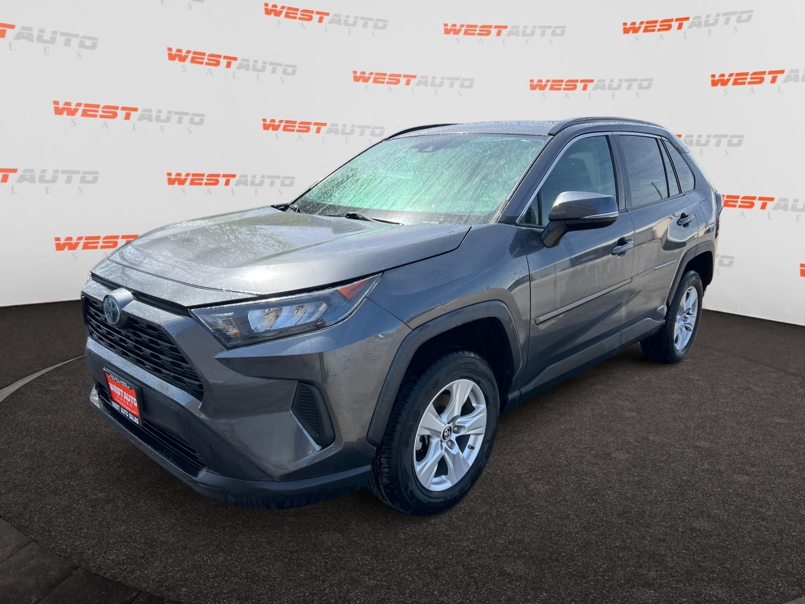 Used 2019 Toyota RAV4 LE w/ Carpet Mat Package image 1