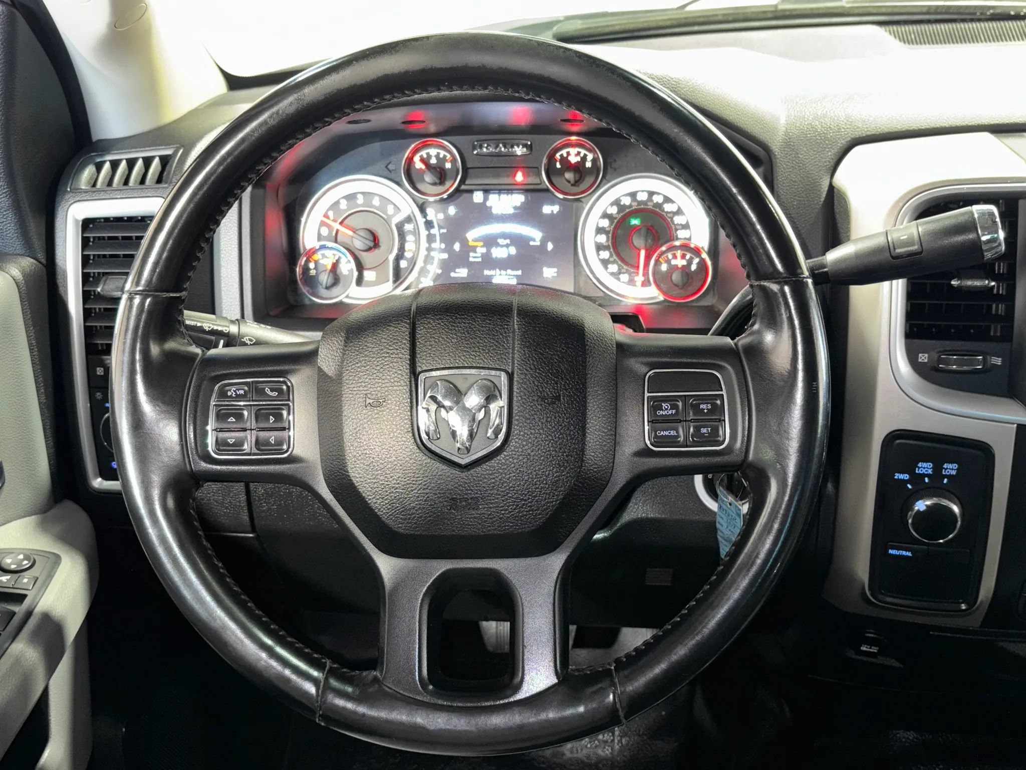 Used 2018 RAM 3500 SLT w/ Luxury Group AWD/4WD image 11