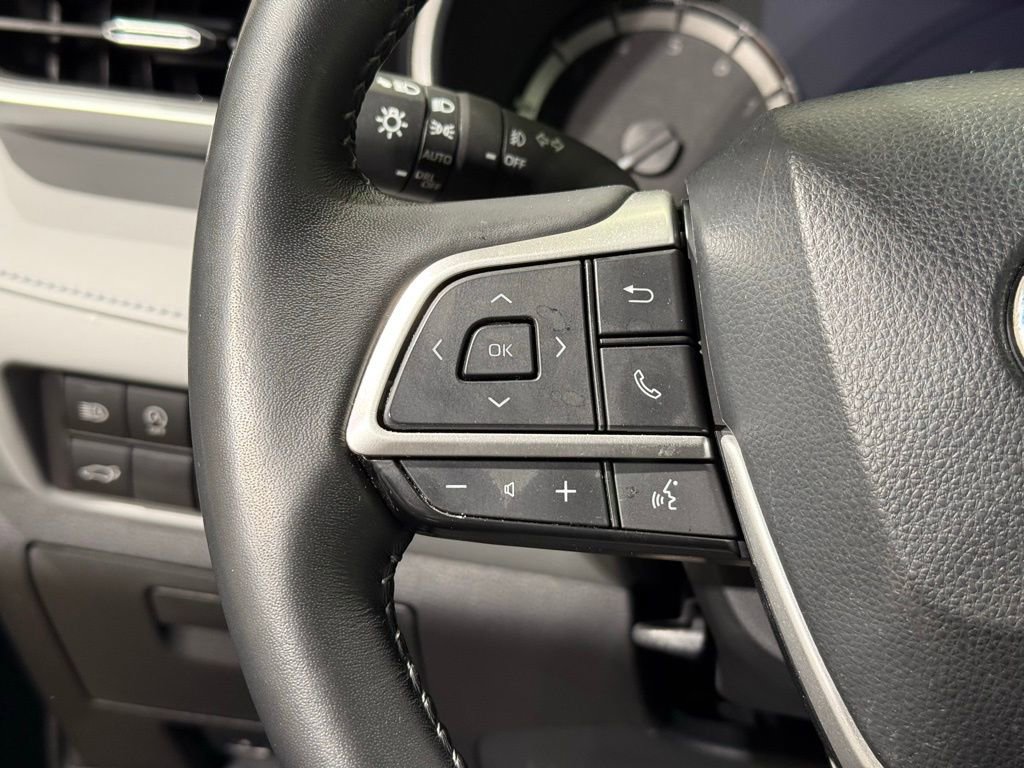 Used 2023 Toyota Highlander XLE AWD/4WD image 27