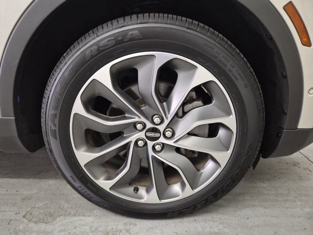 Used 2022 Lincoln Nautilus Reserve w/ Equipment Group 201A image 10