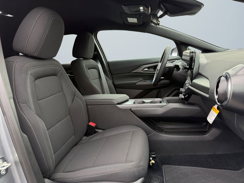 New 2026 Chevrolet Equinox EV LT w/ LPO, Blackout Package image 15