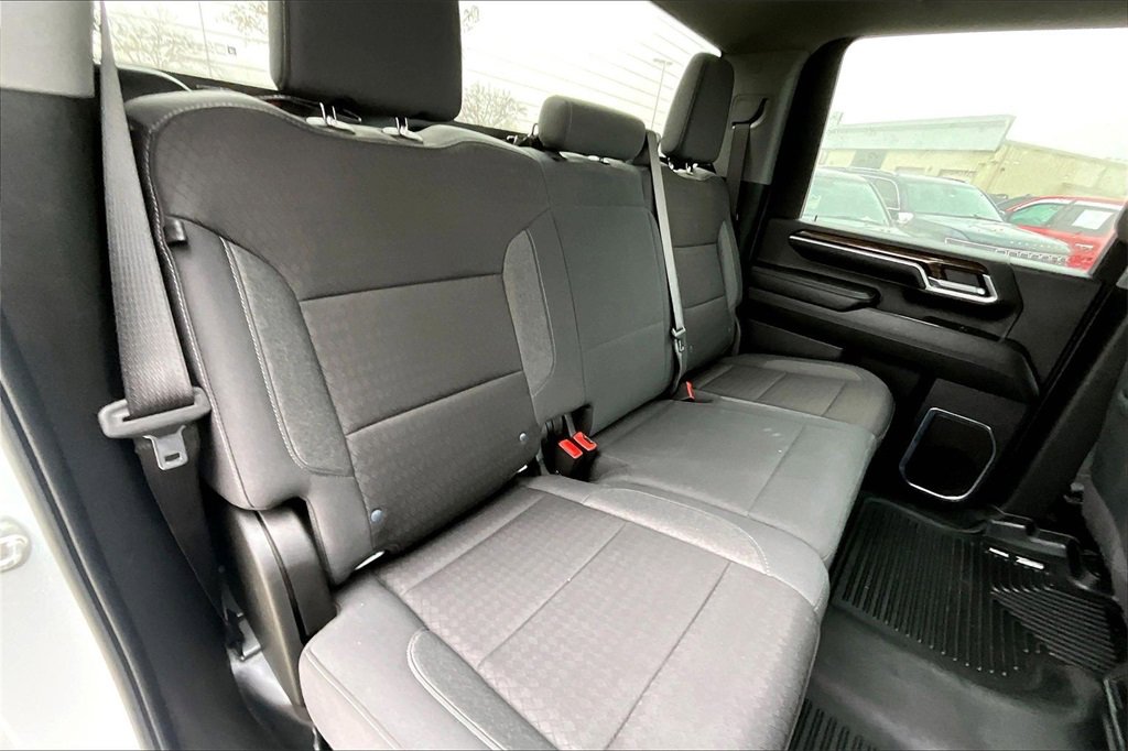 Used 2024 GMC Sierra 3500 SLE w/ SLE Convenience Package image 24