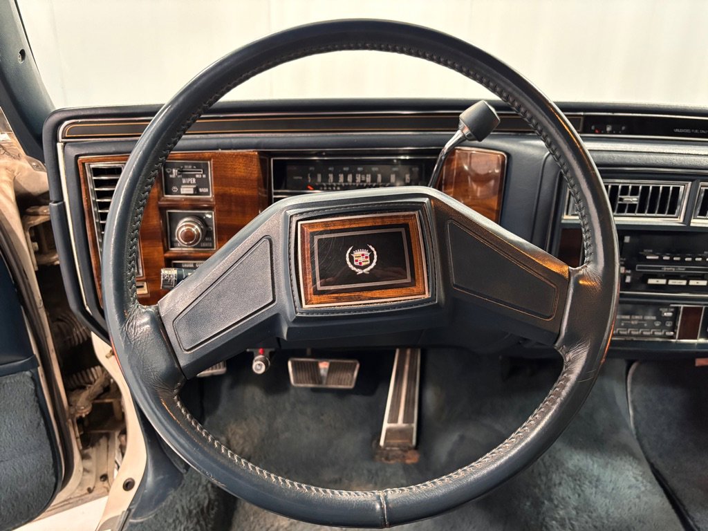 Used 1987 Cadillac Brougham image 13