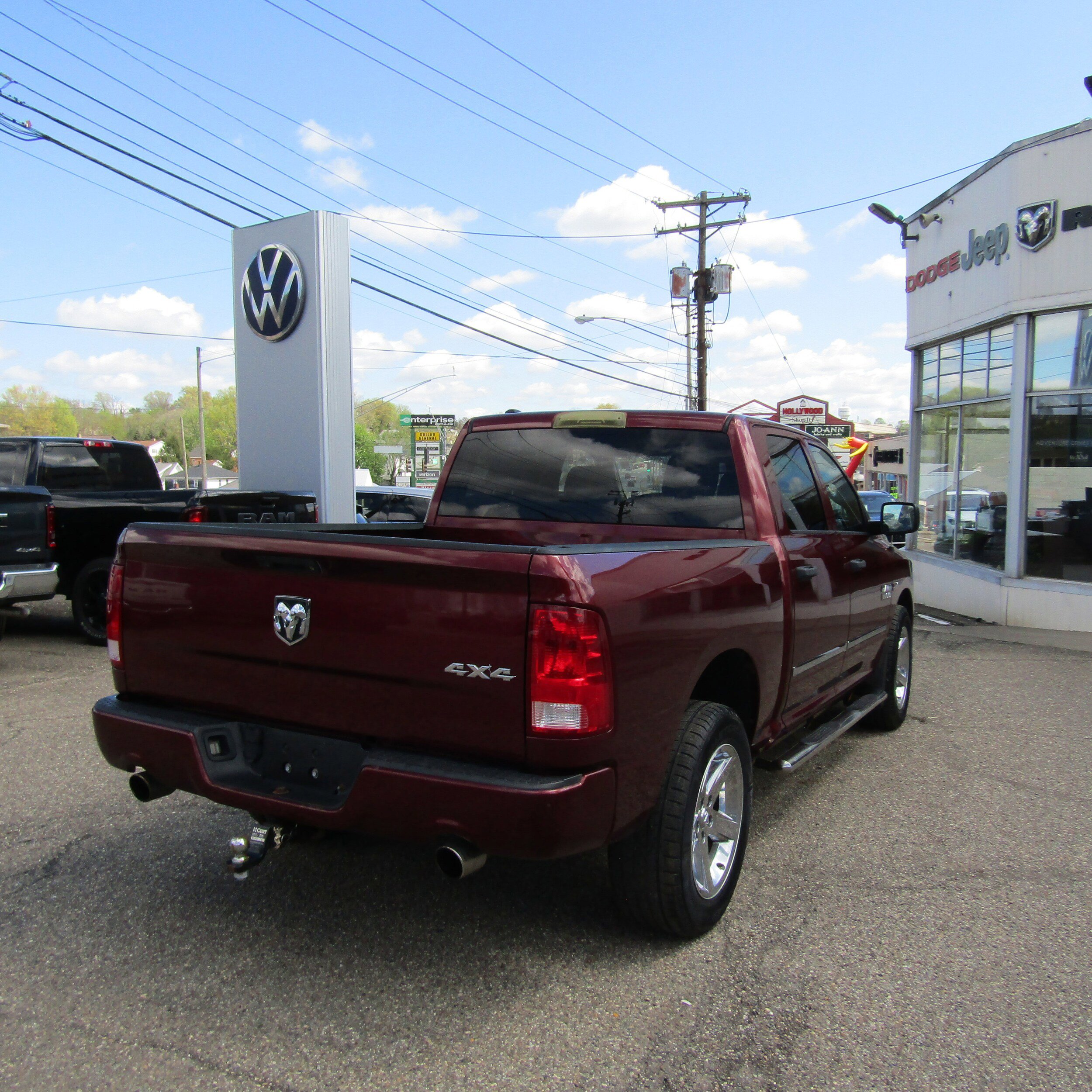 Used 2016 RAM 1500 Express image 9