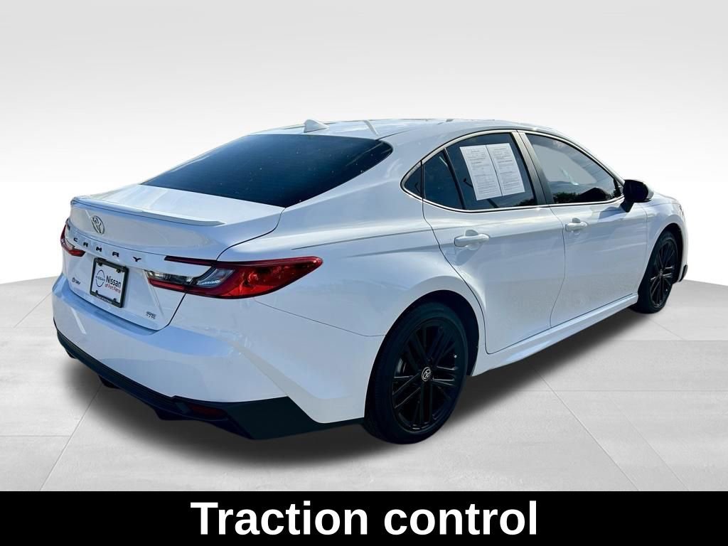 Used 2025 Toyota Camry SE w/ Convenience Package image 5