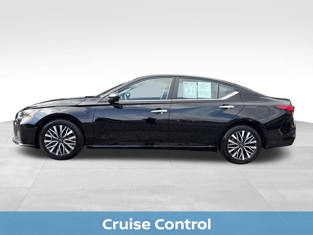 Used 2025 Nissan Altima 2.5 SV image 6