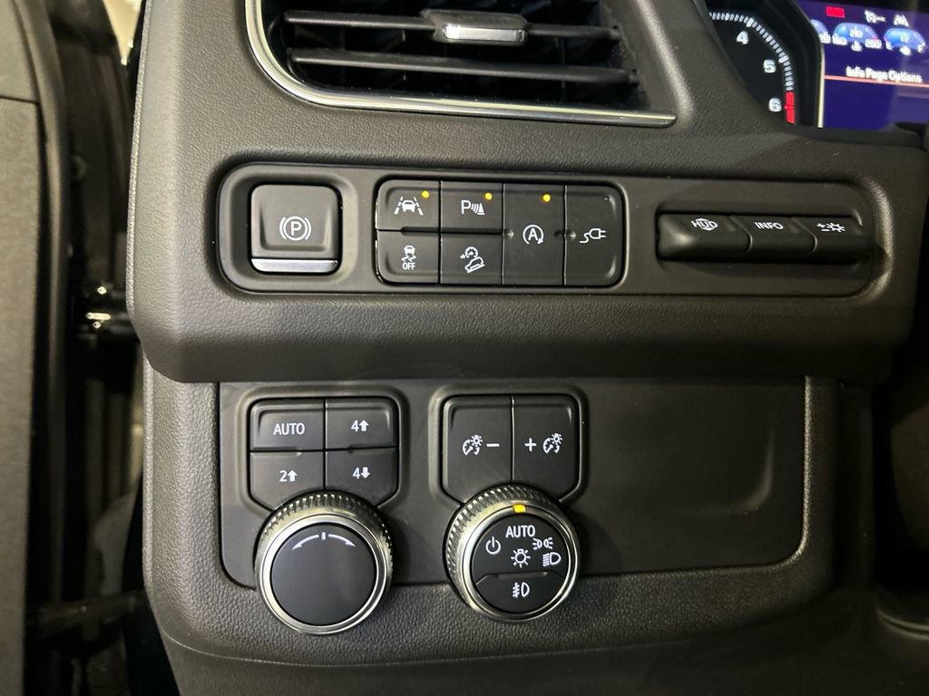 Used 2021 GMC Yukon AT4 w/ Technology Package image 21