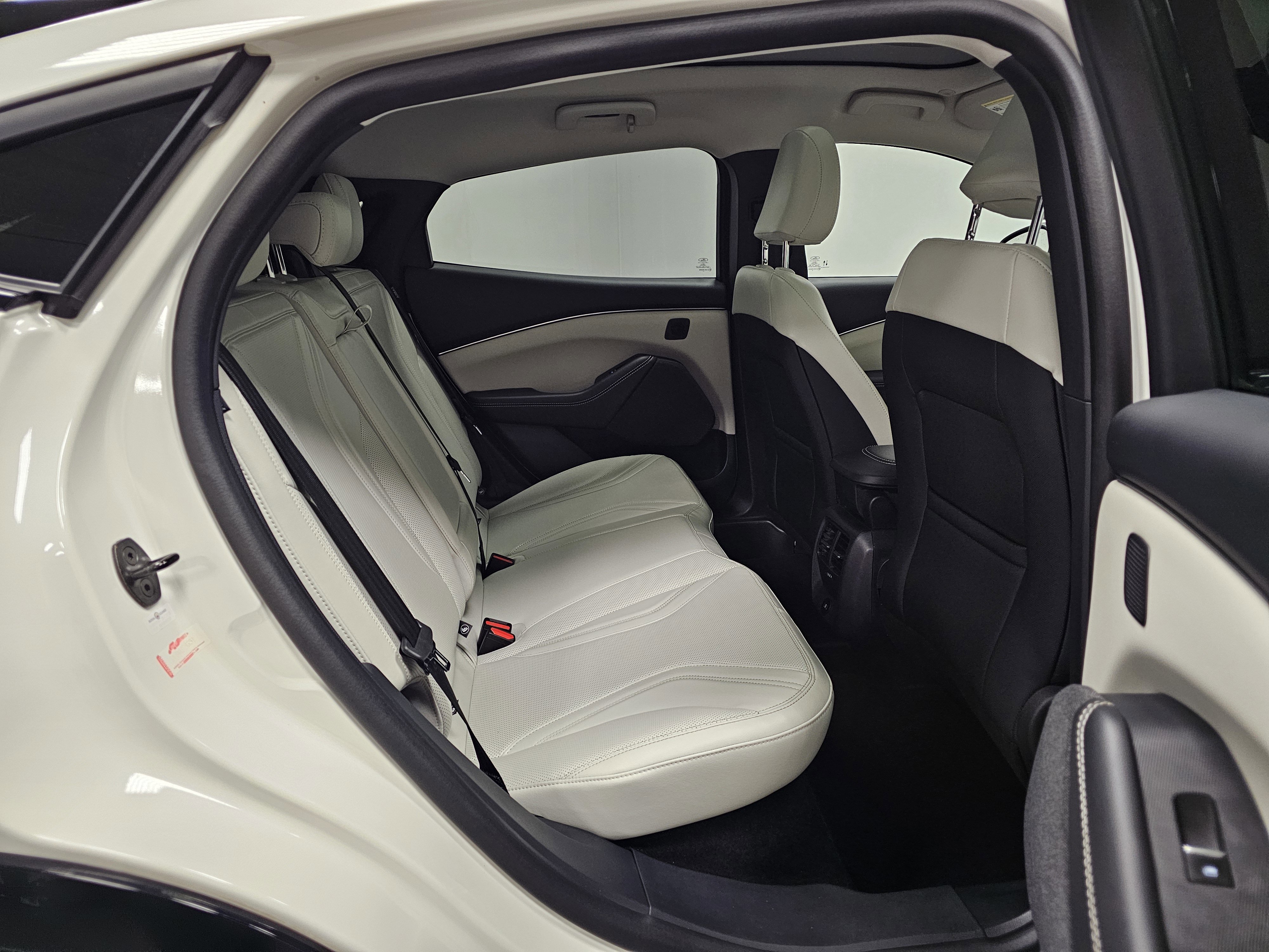 Used 2024 Ford Mustang Mach-E Premium image 18