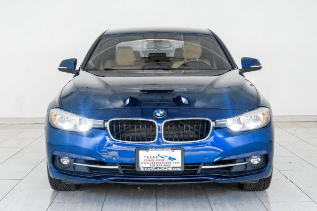Used 2017 BMW 330i xDrive Sedan AWD/4WD image 3