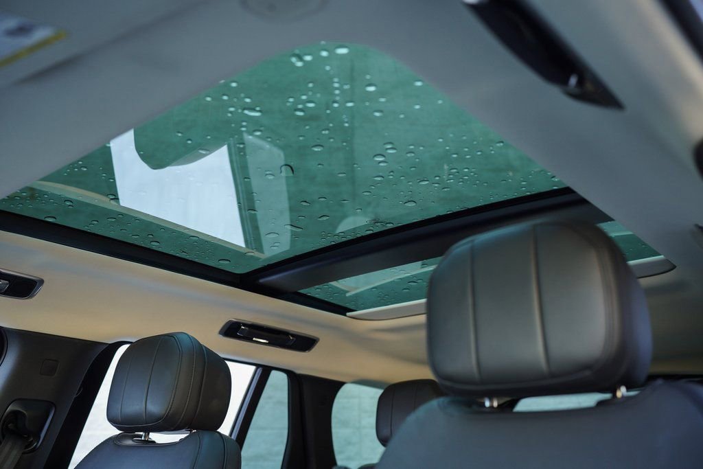 Used 2022 Land Rover Range Rover SE image 36