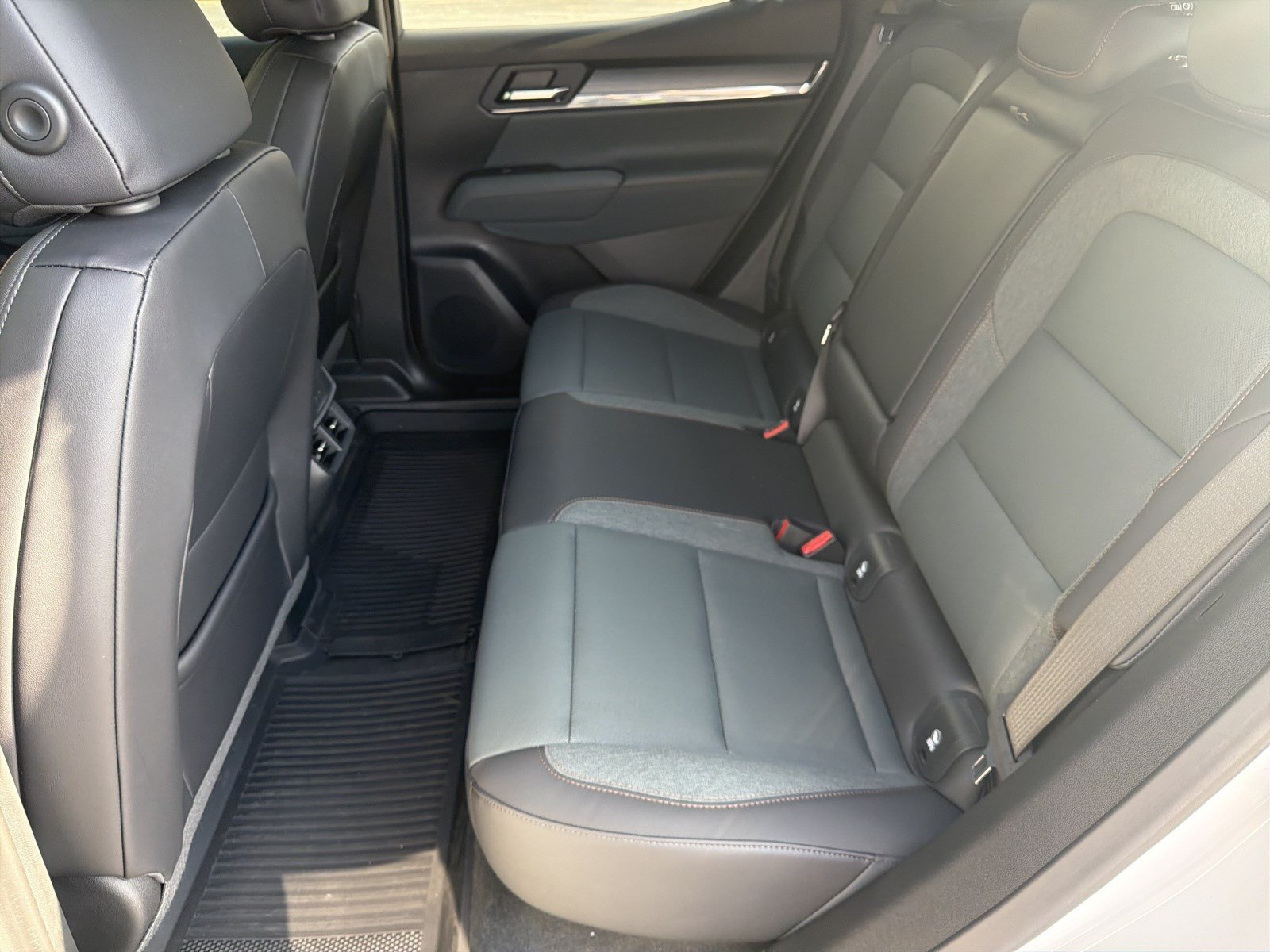 Used 2026 GMC Terrain AT4 w/ Technology Package II AWD/4WD image 21