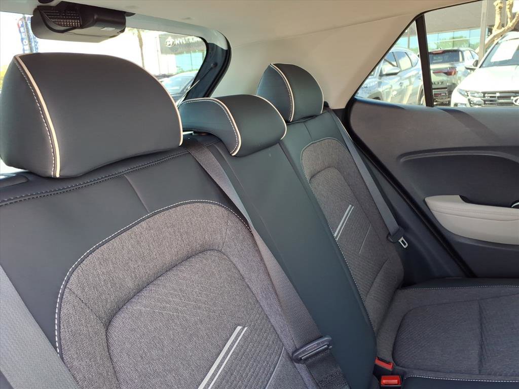 Certified 2025 Hyundai Venue Limited image 14