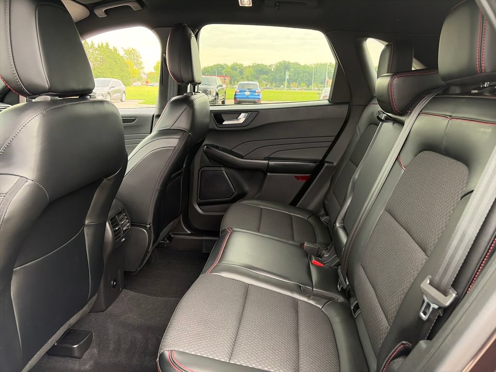 Used 2023 Ford Escape ST-Line w/ Tech Pack #1 FWD image 27