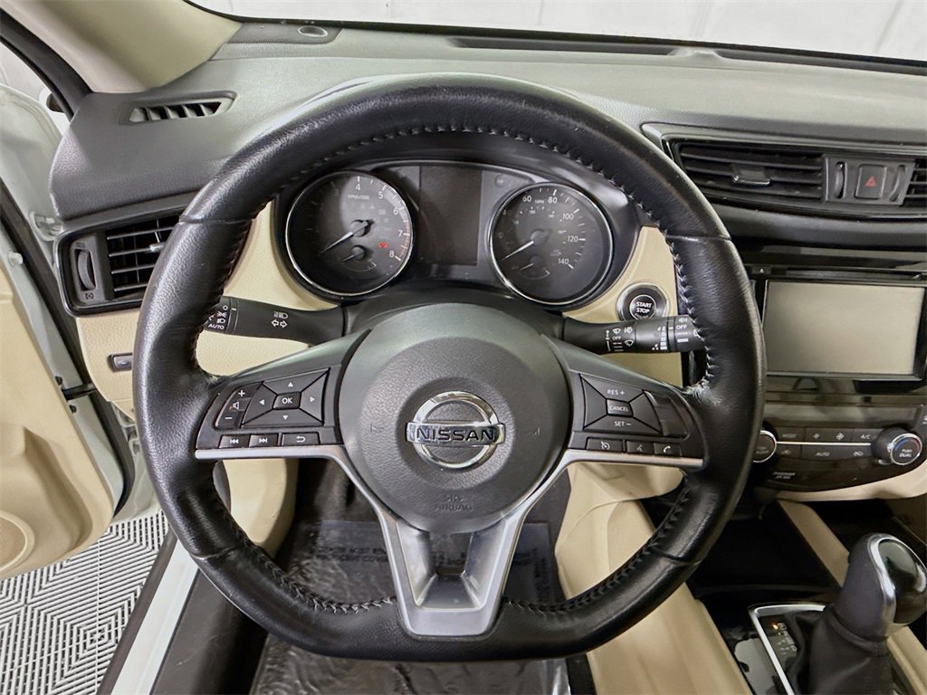 Used 2020 Nissan Rogue SV image 19