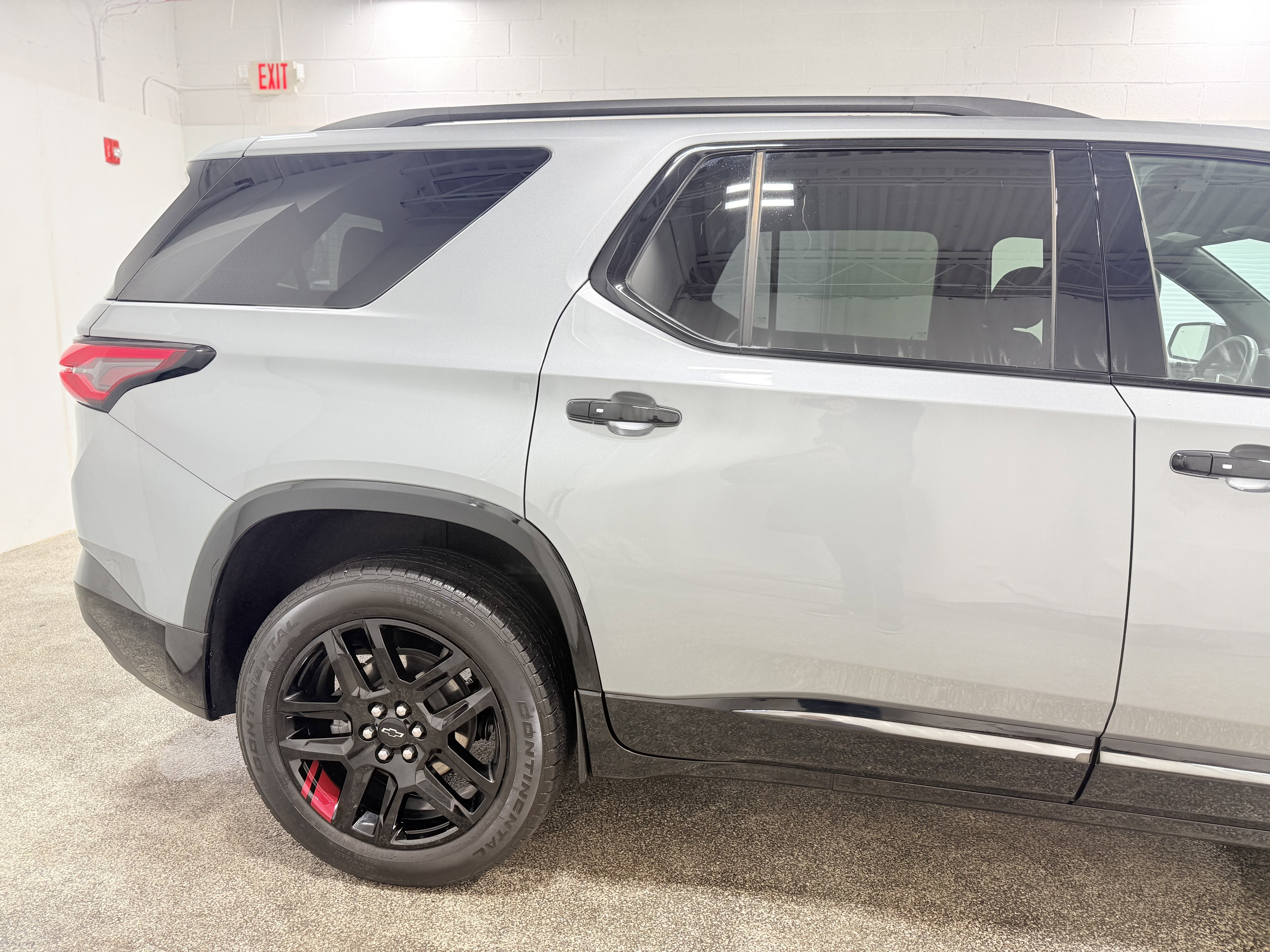 Certified 2023 Chevrolet Traverse Premier w/ Redline Edition image 9