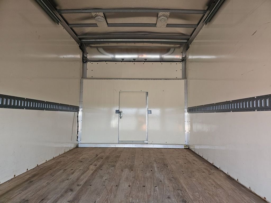 Used 2016 Freightliner Sprinter 3500 image 4