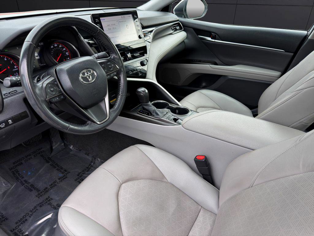 Used 2021 Toyota Camry XSE image 11