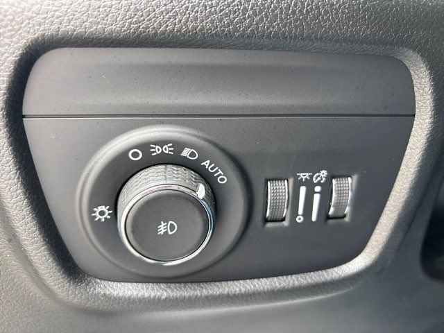 Used 2022 Jeep Grand Cherokee L Overland w/ Luxury Tech Group IV AWD/4WD image 61