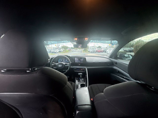 Used 2025 Hyundai Elantra Sport FWD image 19