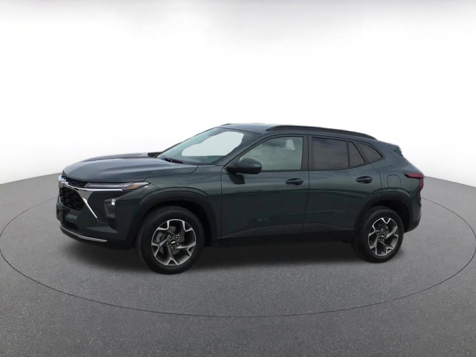 Used 2025 Chevrolet Trax LT image 8