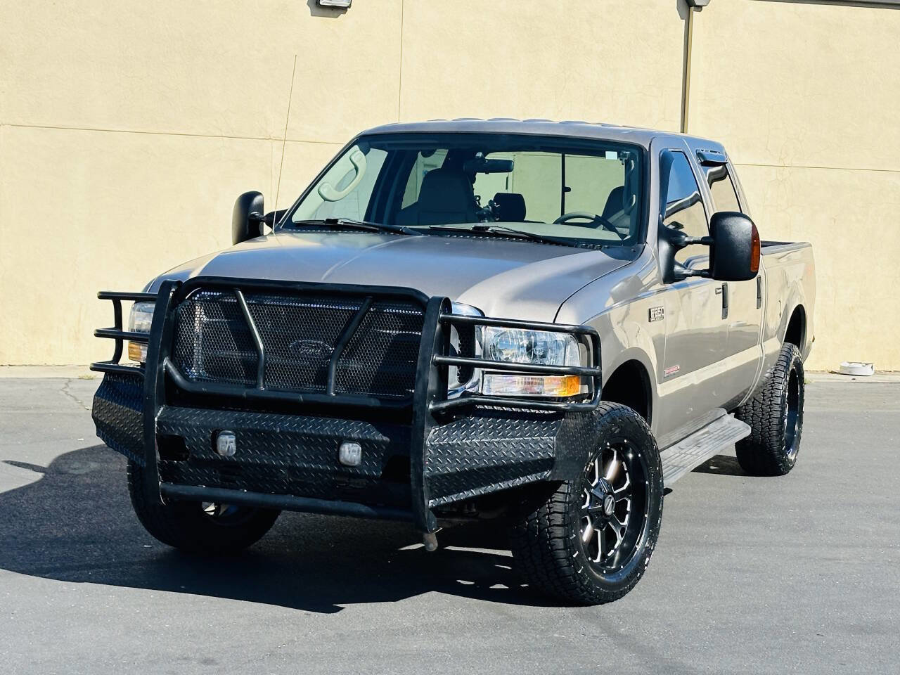 Used 2004 Ford F250 Lariat image 3