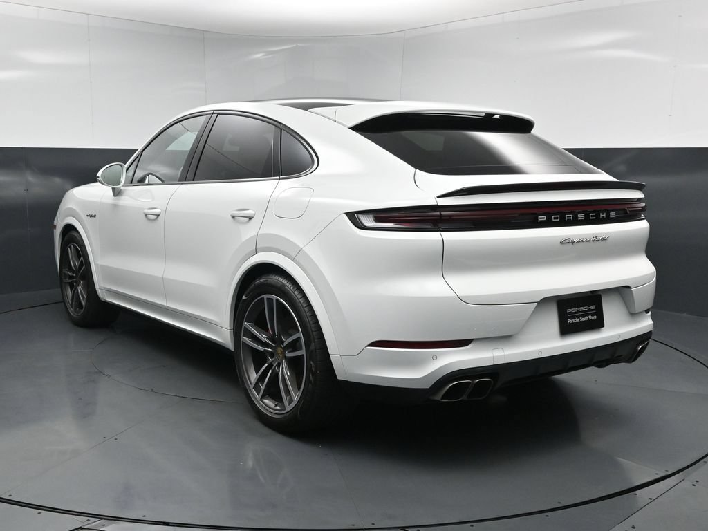 Used 2024 Porsche Cayenne Turbo AWD/4WD image 10