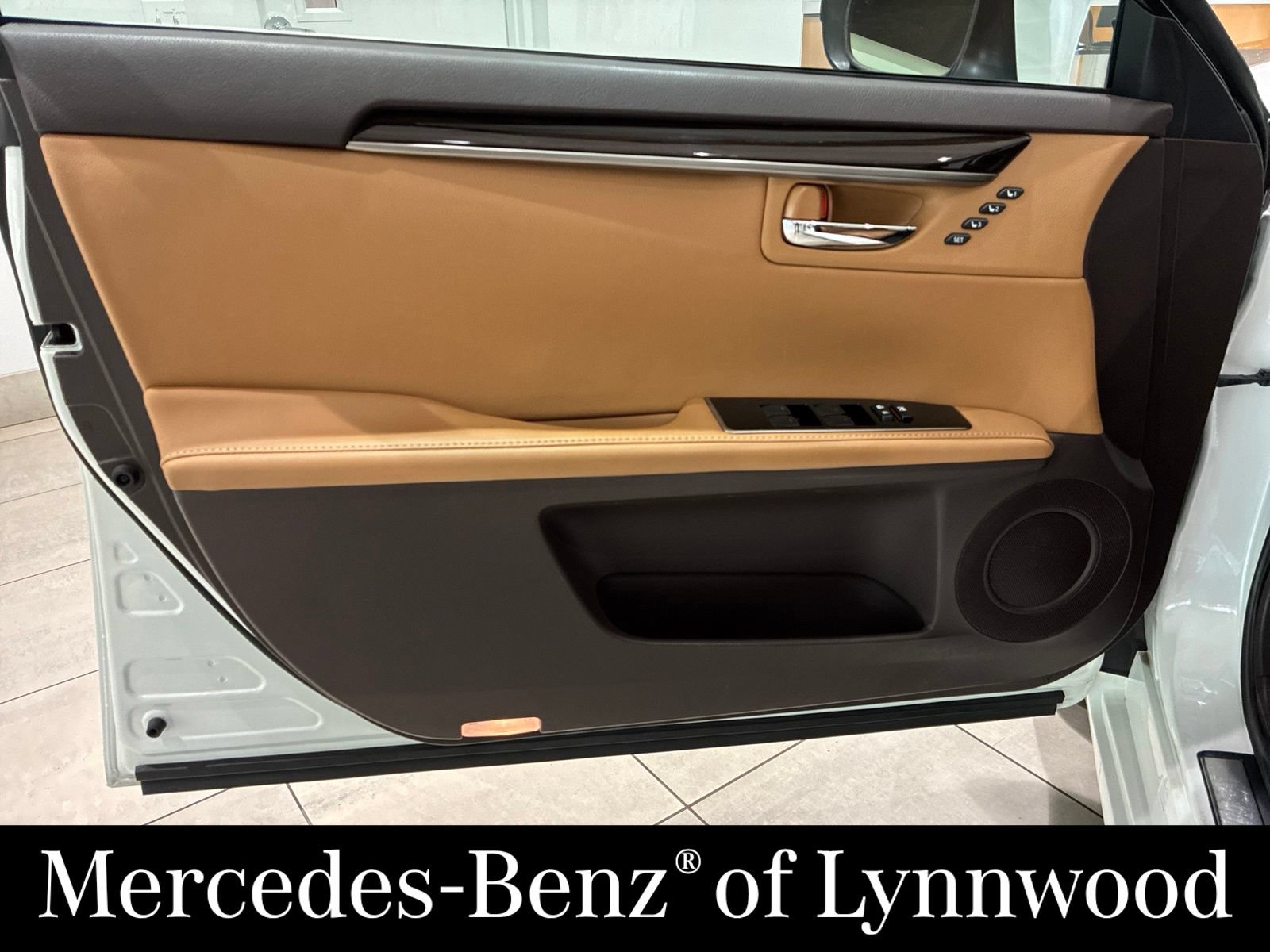 Used 2017 Lexus ES 350 w/ Premium Package FWD image 15