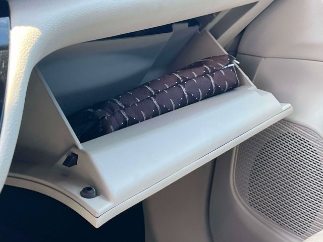 Used 2021 Chrysler Pacifica Touring-L w/ Uconnect Theater Family Group AWD/4WD image 30