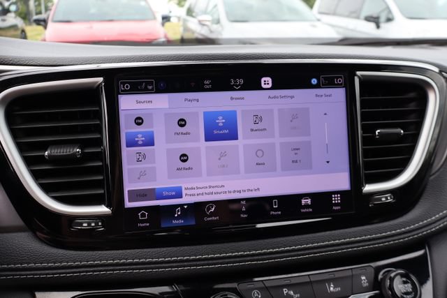 Used 2026 Chrysler Pacifica Select AWD/4WD image 23