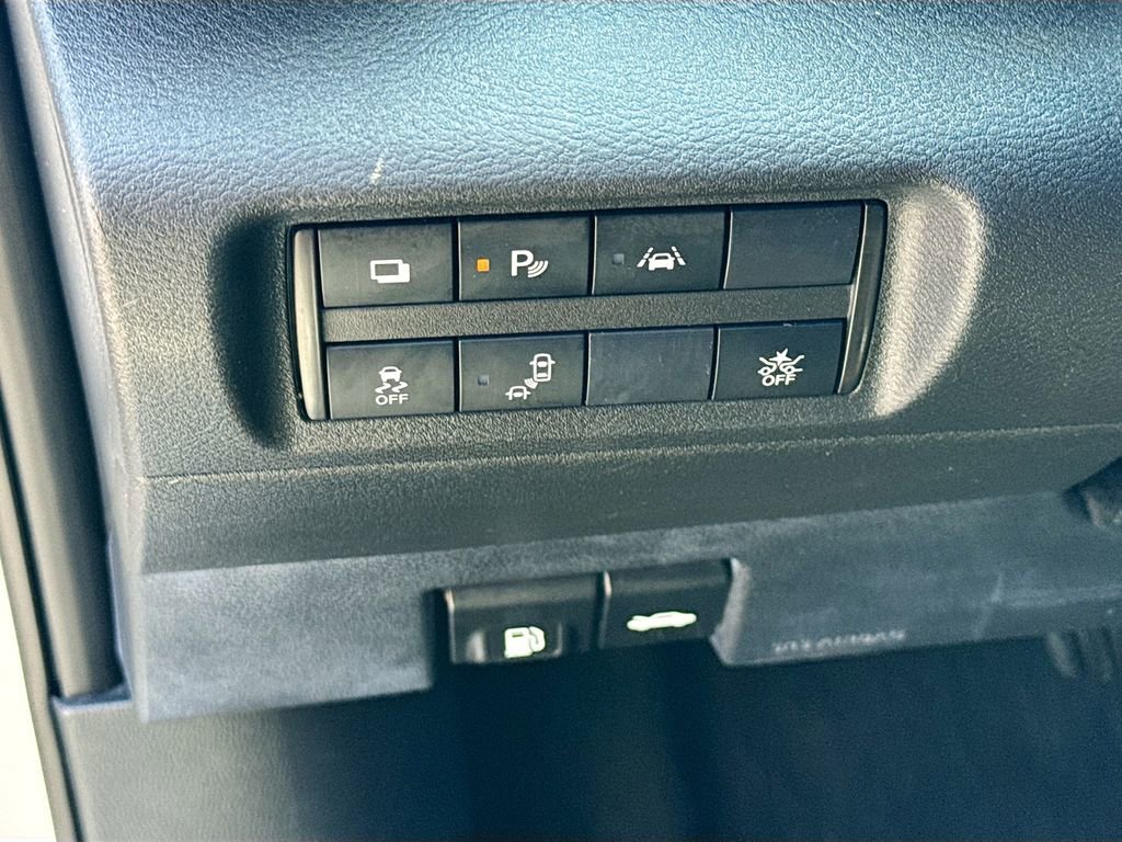 Used 2022 Nissan Kicks S FWD image 10