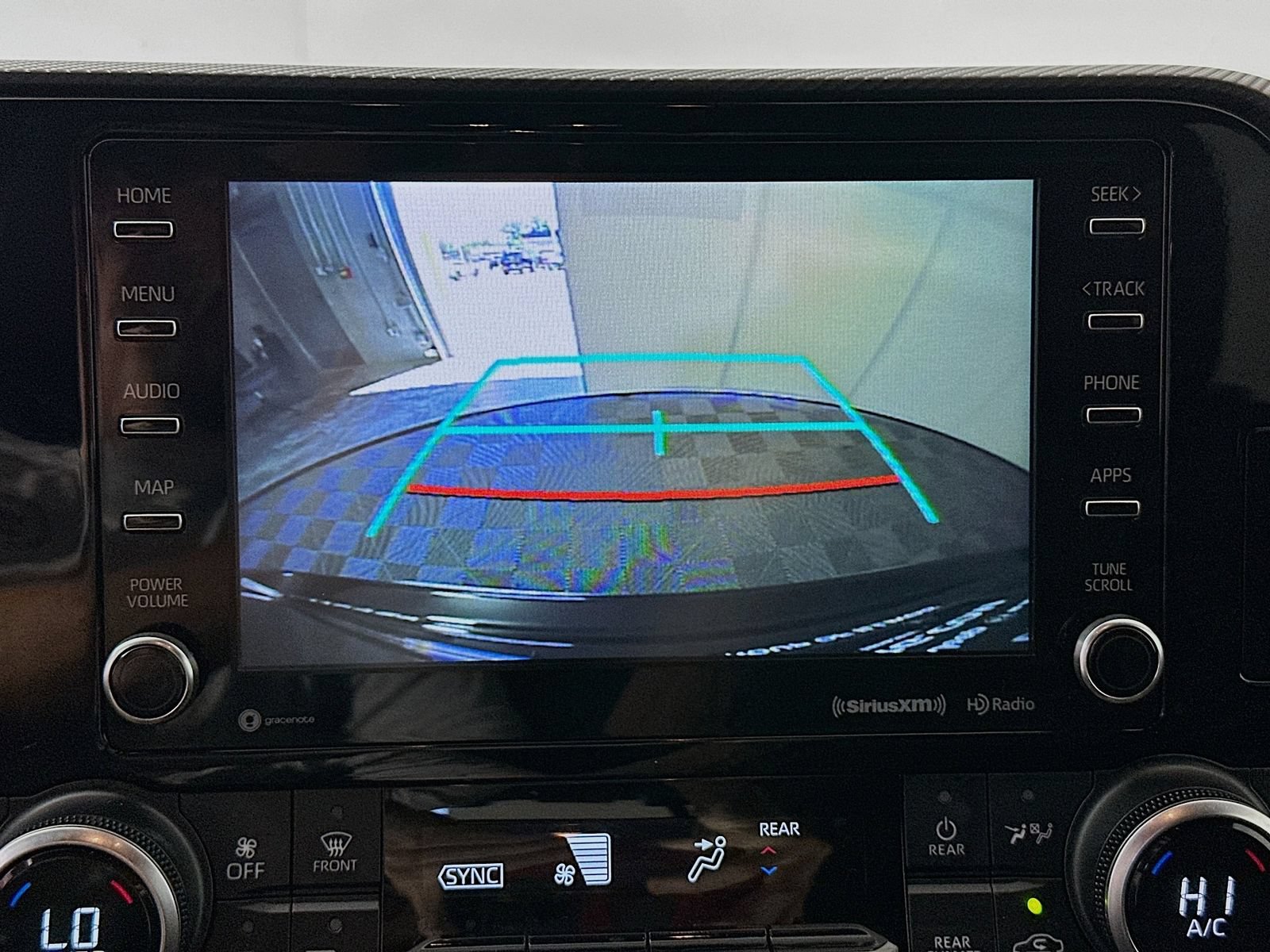 Used 2021 Toyota Highlander XSE FWD image 13