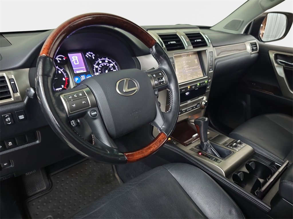 Used 2016 Lexus GX 460 image 18