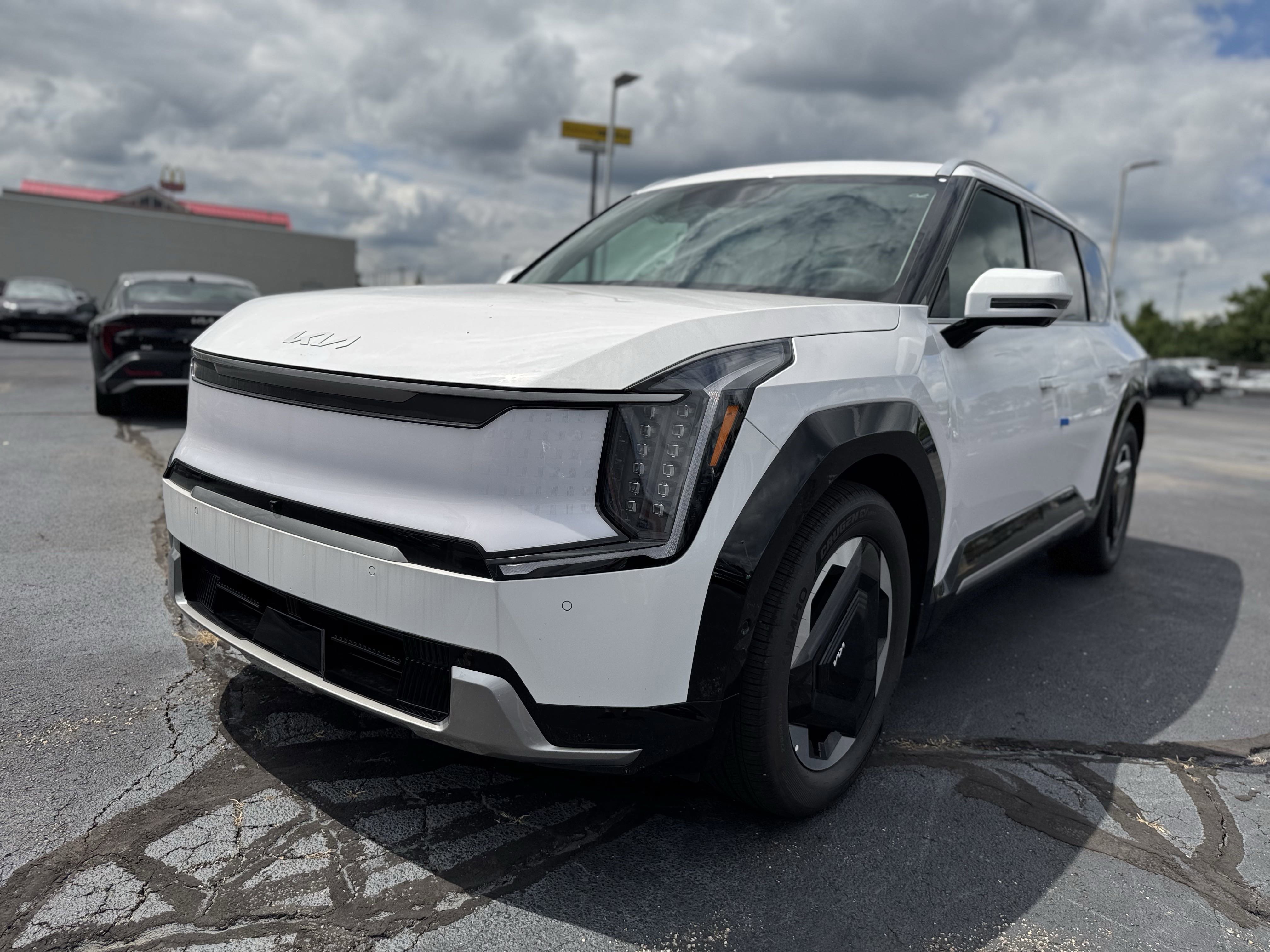 New 2026 Kia EV9 Land image 8