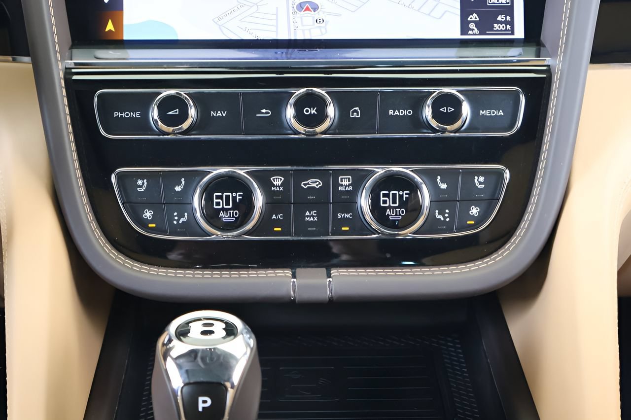 Used 2025 Bentley Bentayga Extended Wheelbase AWD/4WD image 27